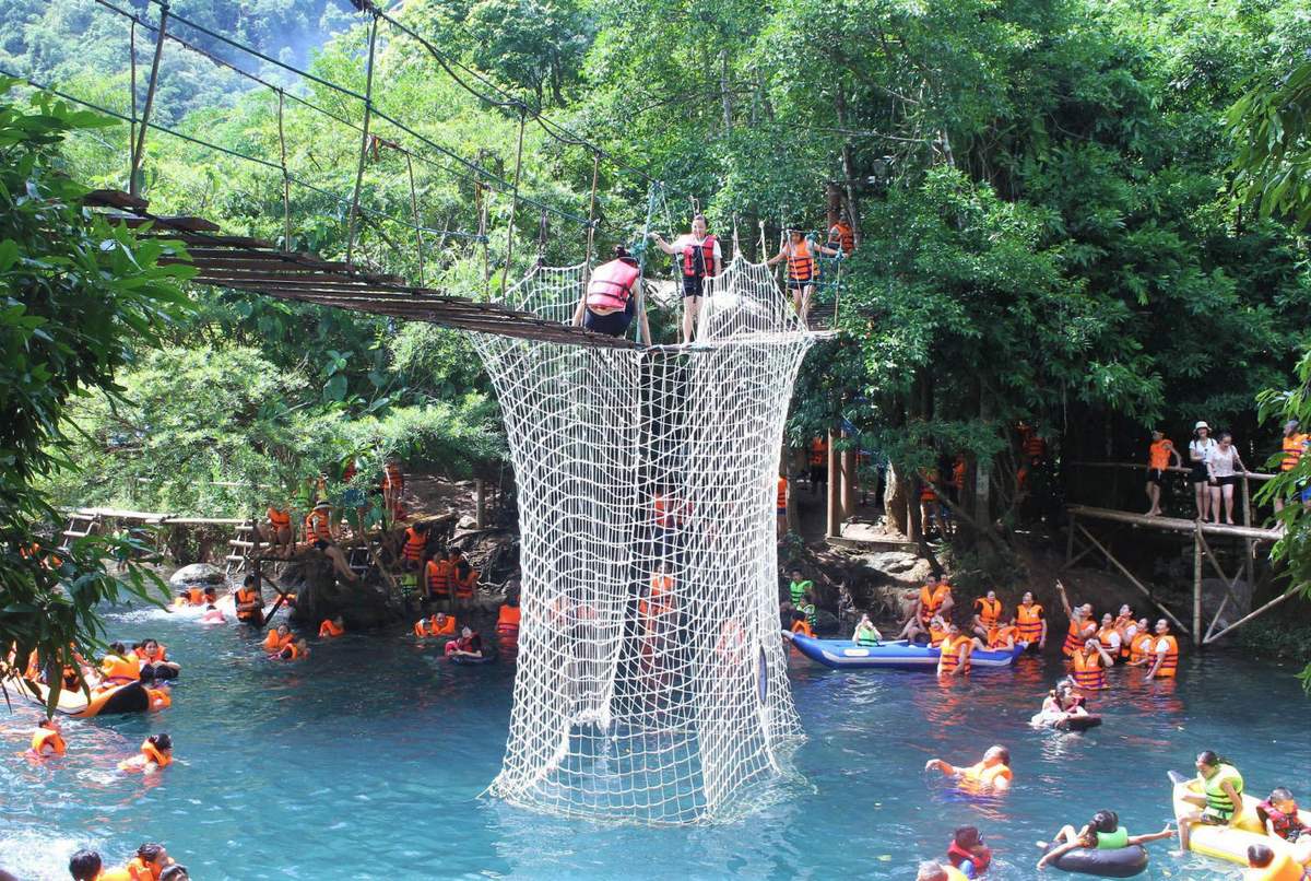 One of the main attractions that draw many visitors to Mooc Spring in Quang Binh is the unique and one-of-a-kind experiences it offers