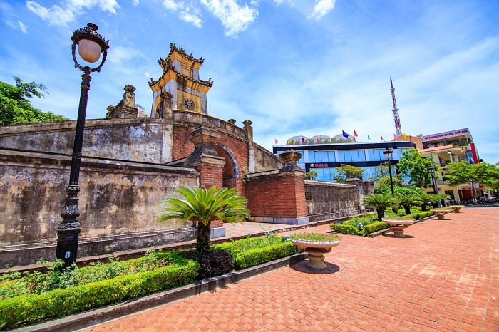 Quang Binh Quan is a distinctive symbol of Quang Binh's culture, representing a historical and artistic architectural relic of great value