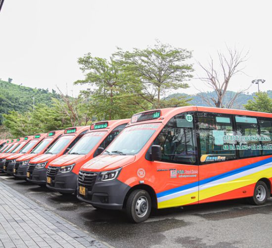 Bus travel from Da Nang Airport to Ba Na Hills with the new fixed-route buses.