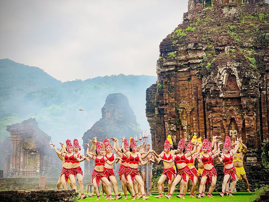 cham folk dance my son