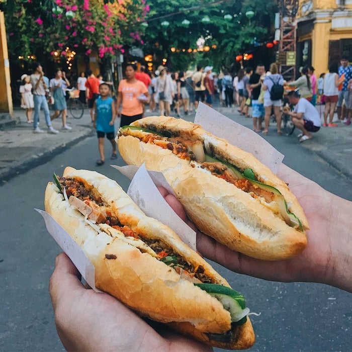 Traditional dishes like Mi Quang and Cao Lau in Hoi An