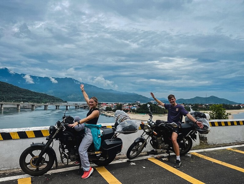 Motorbike rental Da Nang to Ba Na Hills, travel to Ba Na Hills by motorcycle, renting motorbikes in Da Nang.