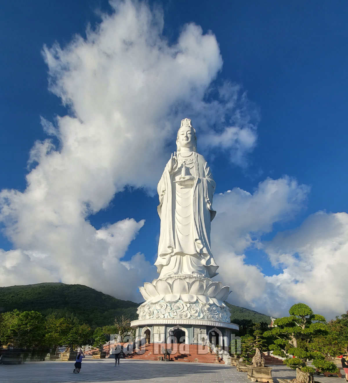 47-meter-high Quan The Am Buddha statue at Linh Ung Pagoda, Da Nang